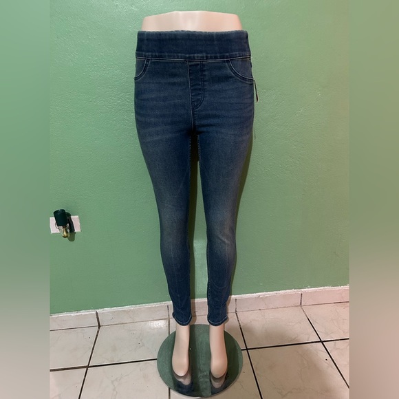 NWT Old Navy Women Jeans/Jeggings size 6 - Picture 3 of 4